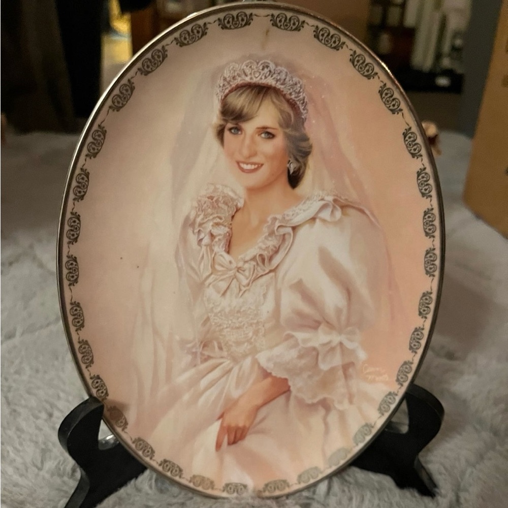 Diana "THE PEOPLES PRINCESS" Queen of Our Hearts Plate First Issue